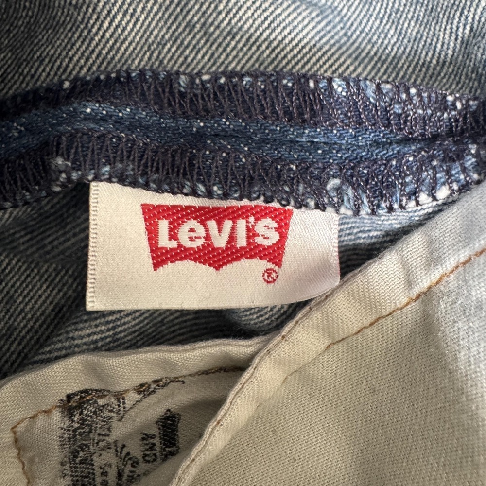 Levis Jeans Mens 38x30 Blue Medium Wash Straight Leg Distressed Denim Cotton - Picture 5 of 5